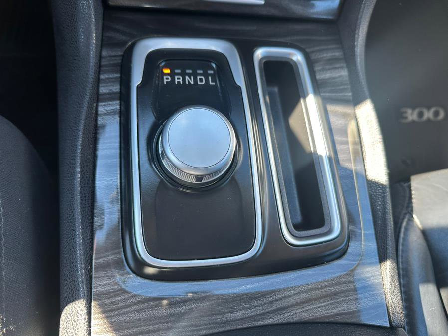 Used 2017 Chrysler 300 Limited w/ Value Package image 25