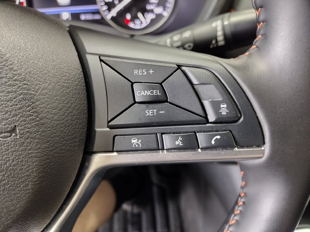 Used 2025 Nissan Sentra SR FWD image 24
