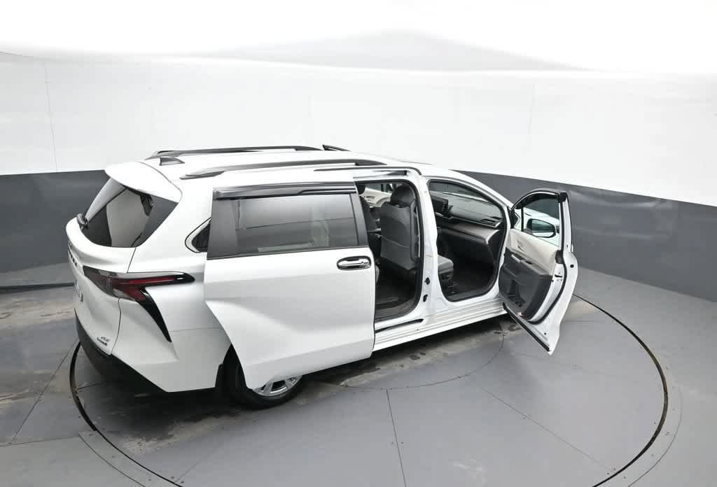 Used 2024 Toyota Sienna XLE w/ XLE Plus Package AWD/4WD image 47