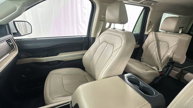 Used 2024 Ford Expedition Limited image 13