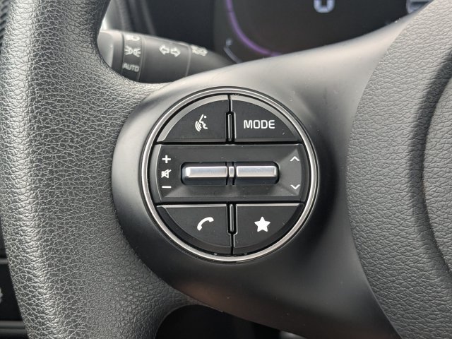 Certified 2025 Kia Soul LX w/ LX Technology Package FWD image 26