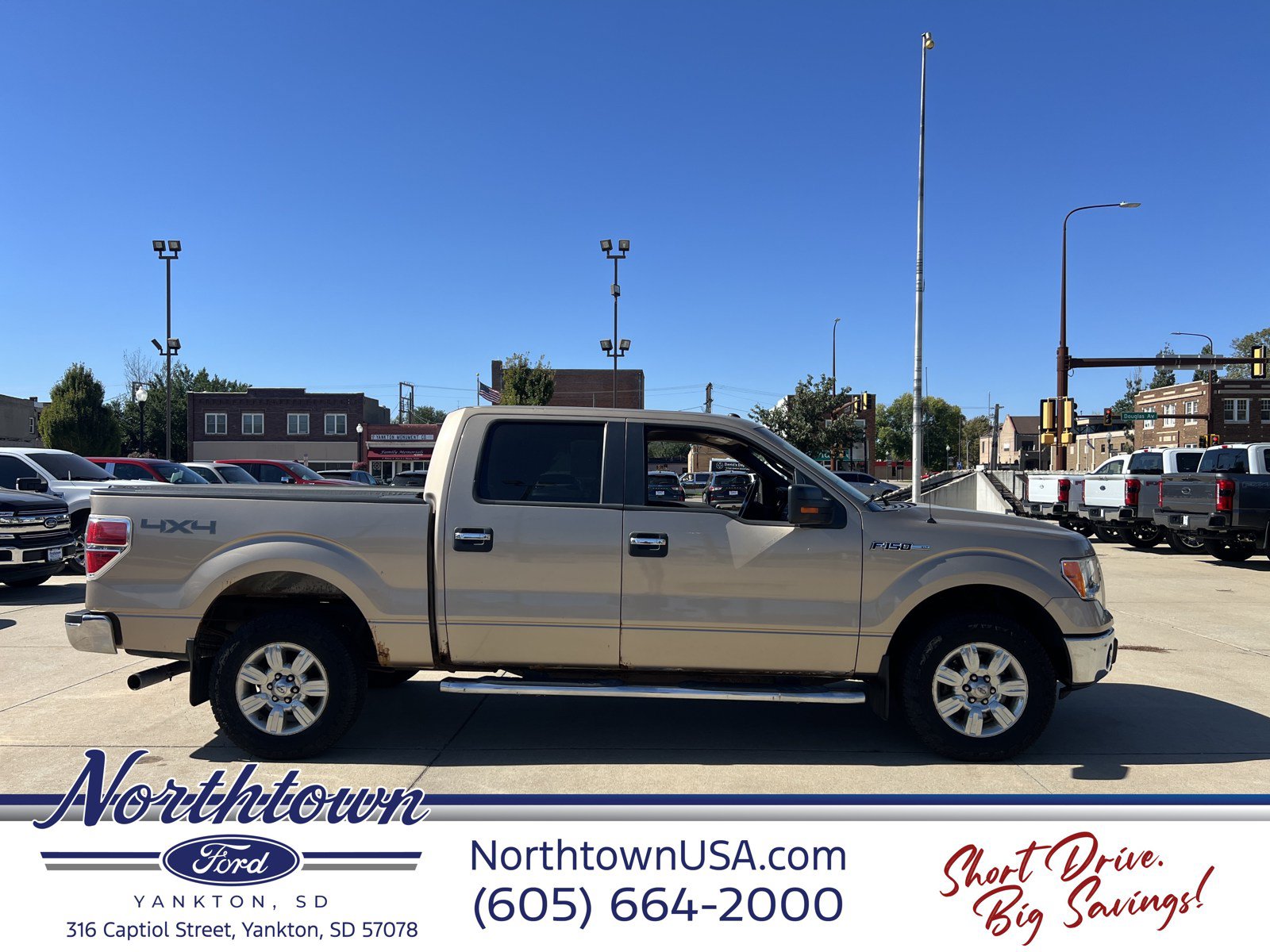 Used 2011 Ford F150 XLT w/ XLT Chrome Pkg AWD/4WD image 4