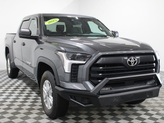 Used 2025 Toyota Tundra SR5 AWD/4WD image 8