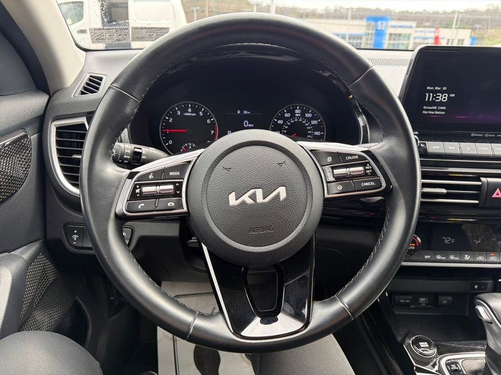Certified 2023 Kia Seltos EX image 13