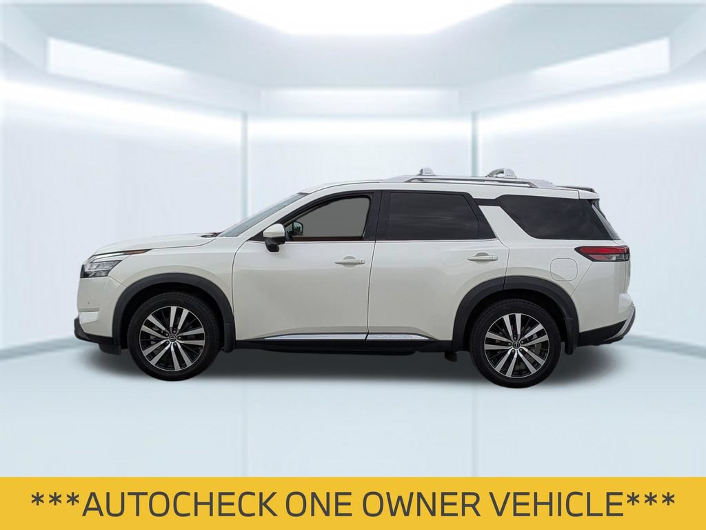 Used 2023 Nissan Pathfinder Platinum w/ Cargo Package AWD/4WD image 2