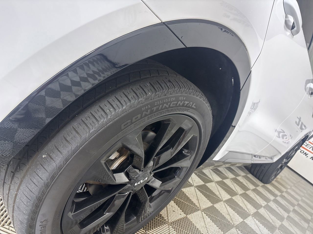 Used 2023 Kia Sorento SX AWD/4WD image 34