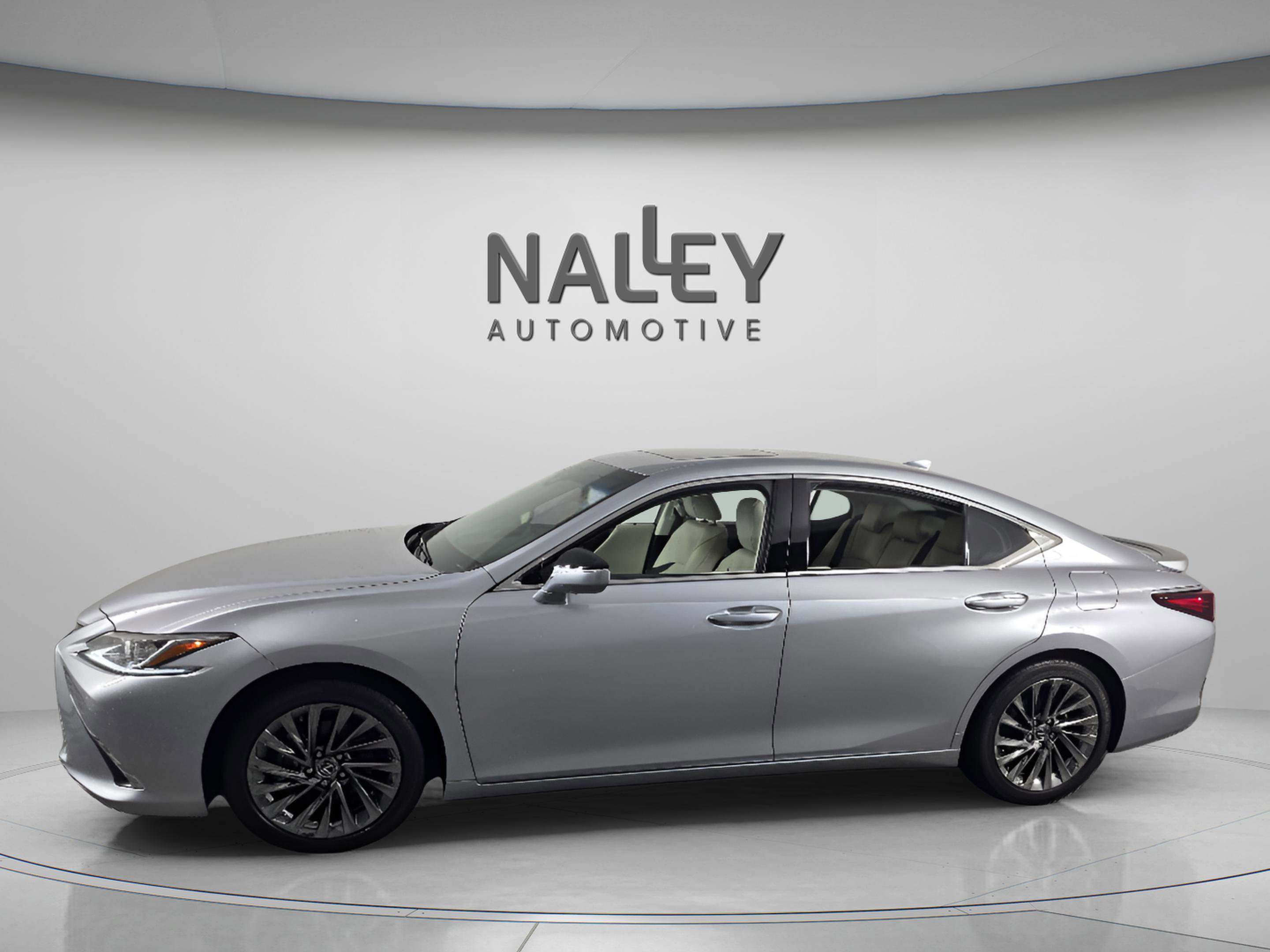 Certified 2025 Lexus ES 300h w/ Technology Package image 2