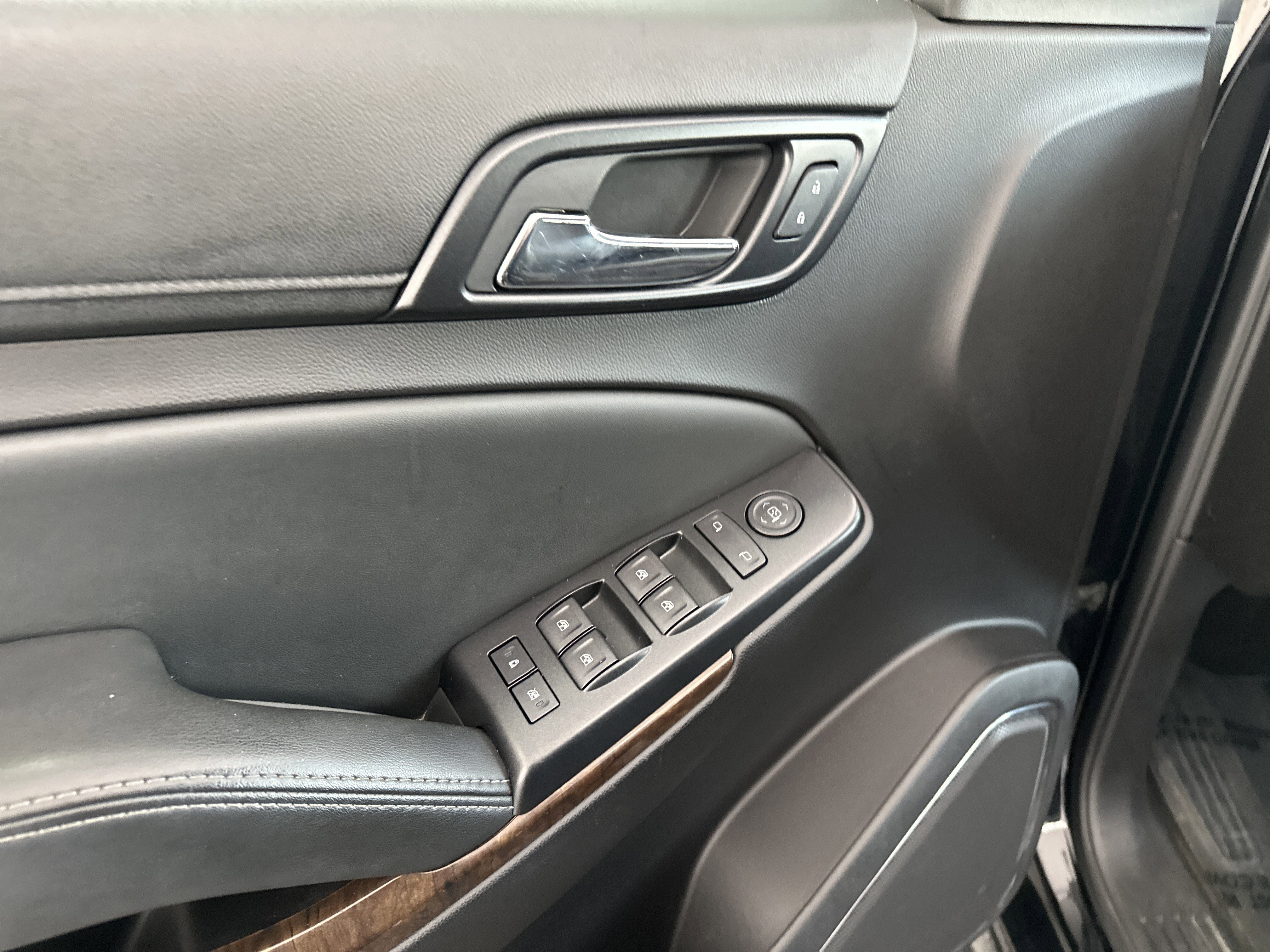 Used 2016 Chevrolet Tahoe LS image 15