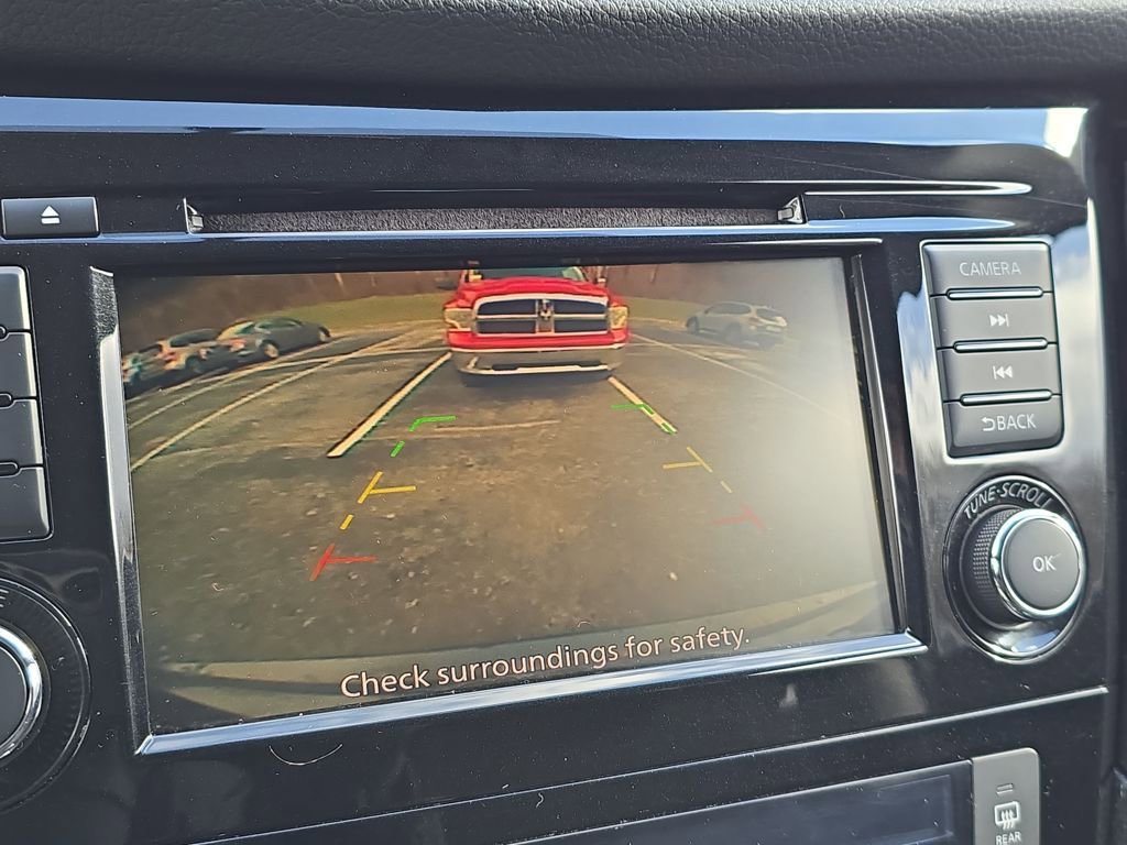 Used 2018 Nissan Rogue SV image 16