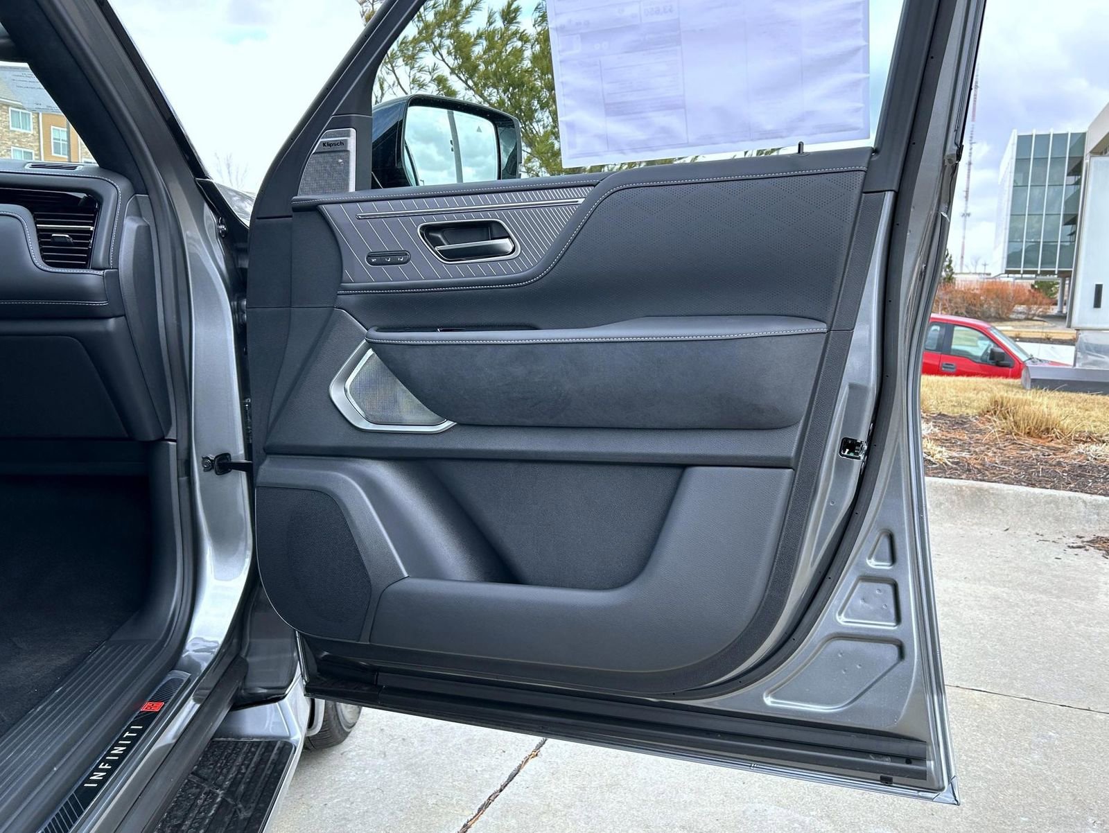 New 2026 INFINITI QX80 Autograph image 16