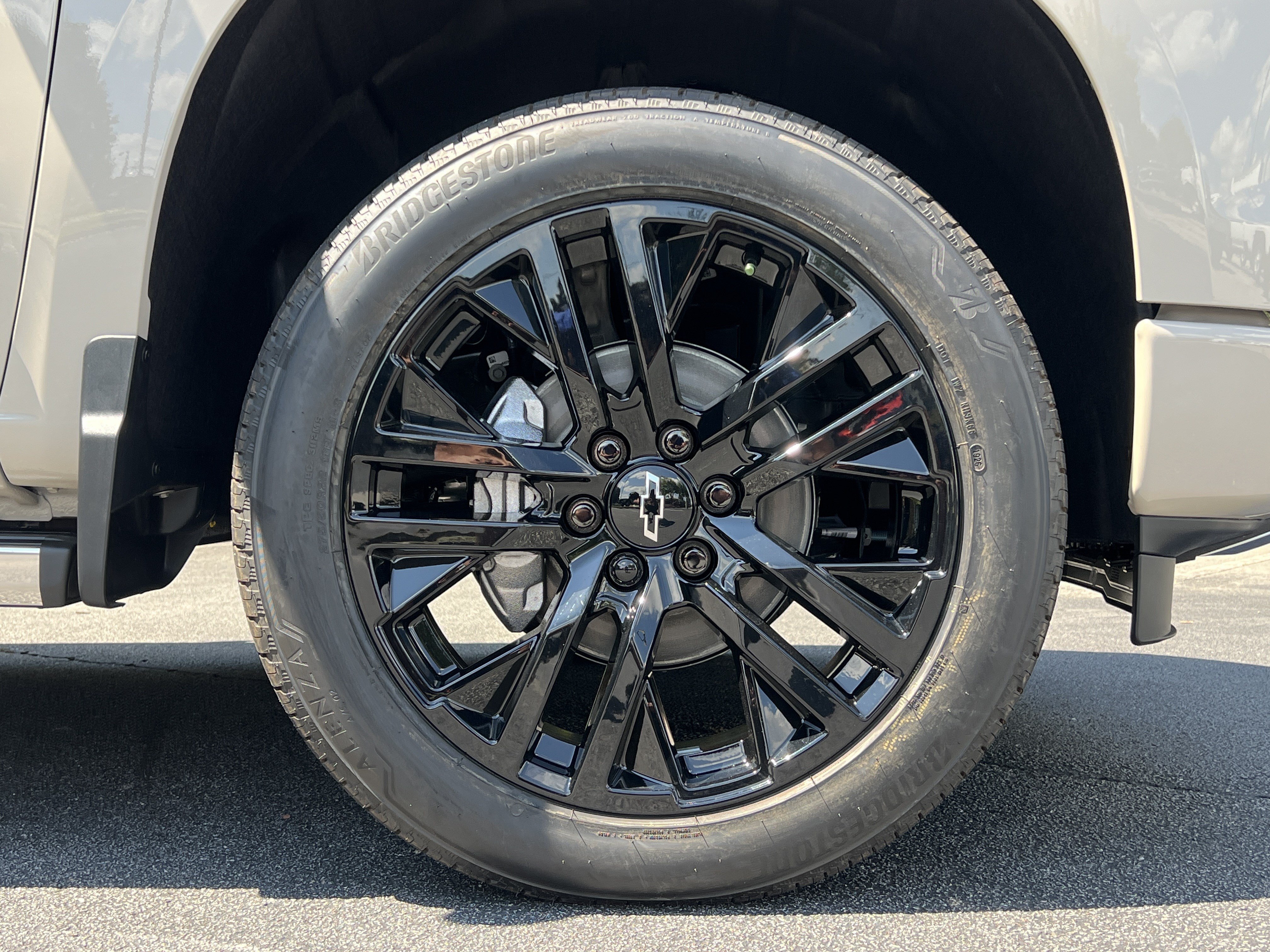 New 2026 Chevrolet Silverado 1500 High Country AWD/4WD image 13