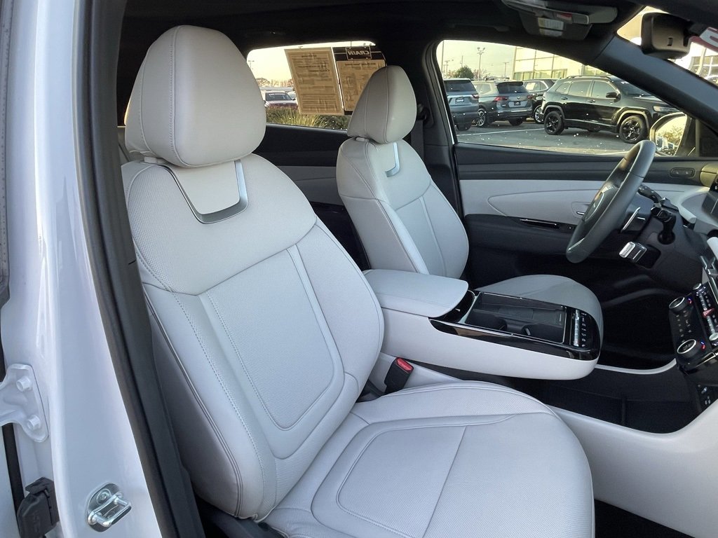 Used 2025 Hyundai Tucson Limited image 31