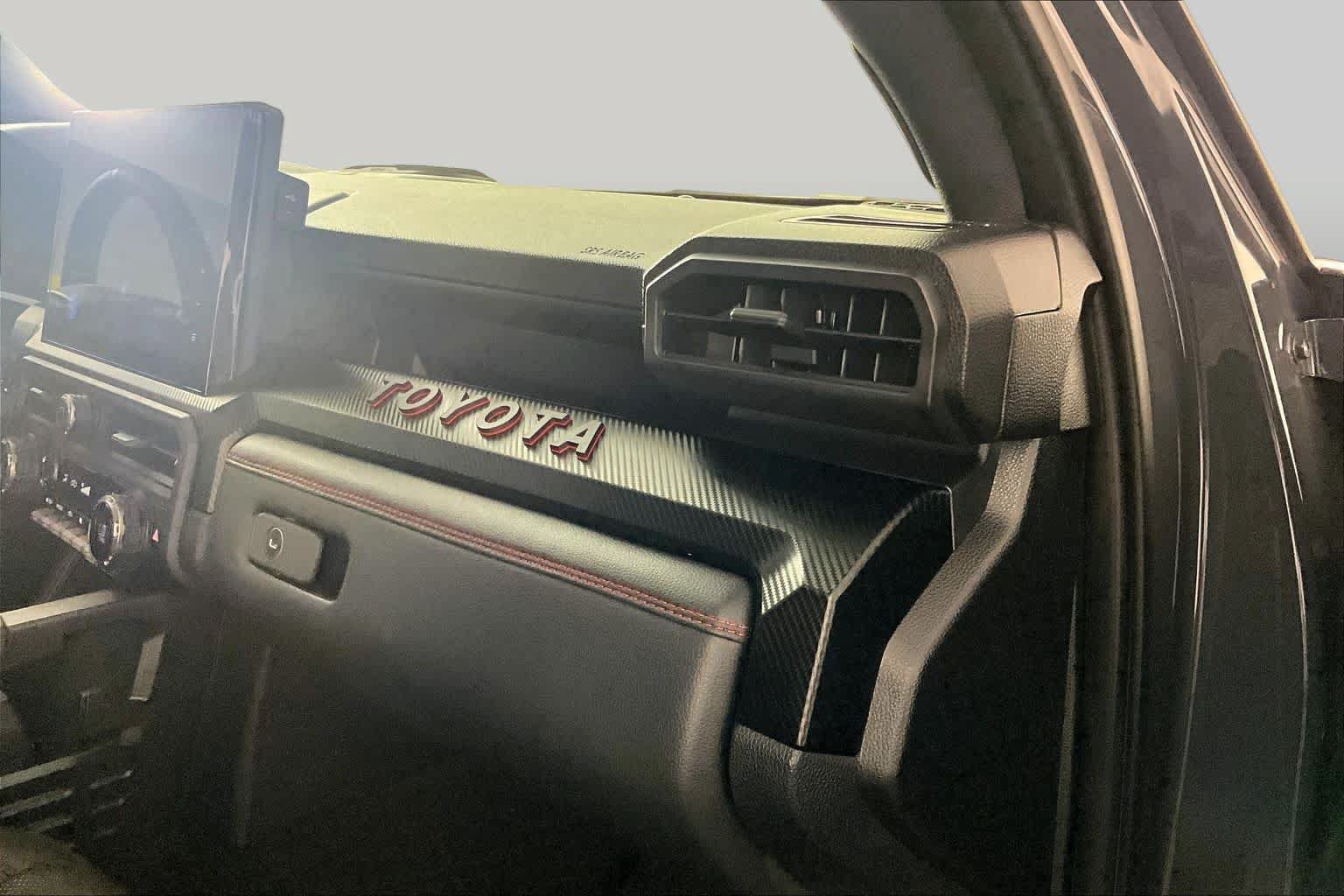 Used 2025 Toyota Tacoma TRD Pro AWD/4WD image 18