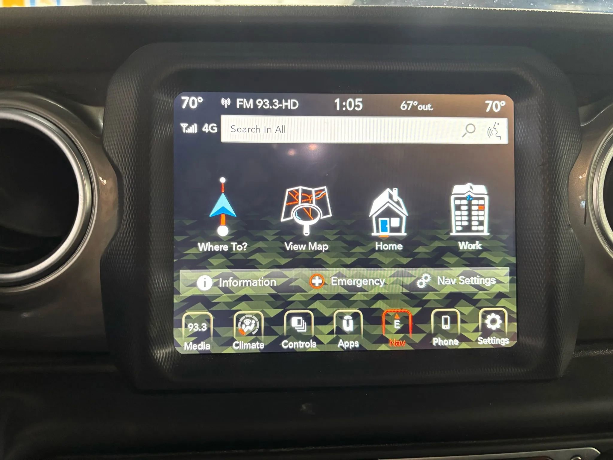 Used 2023 Jeep Gladiator Overland image 40