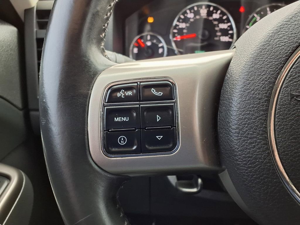 Used 2012 Jeep Liberty Limited Jet w/ Chrome Accents Group image 13