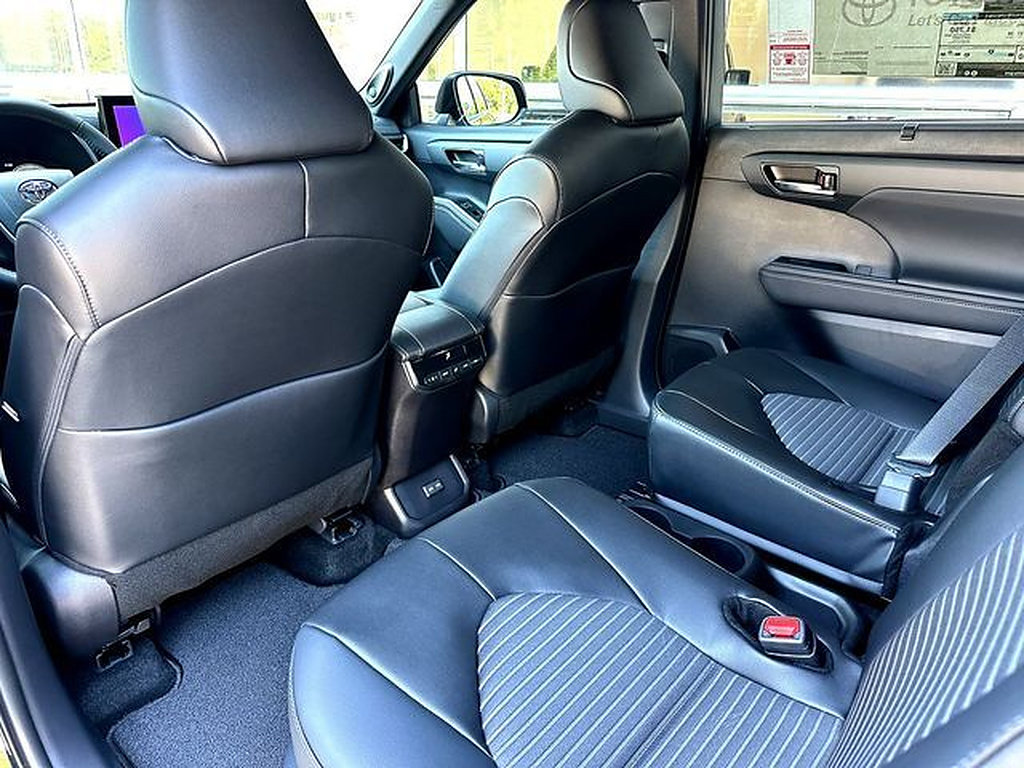 New 2026 Toyota Highlander XSE AWD/4WD image 17
