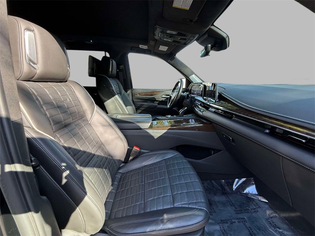Used 2024 Cadillac Escalade ESV Sport Platinum w/ LPO, ONYX Package image 14