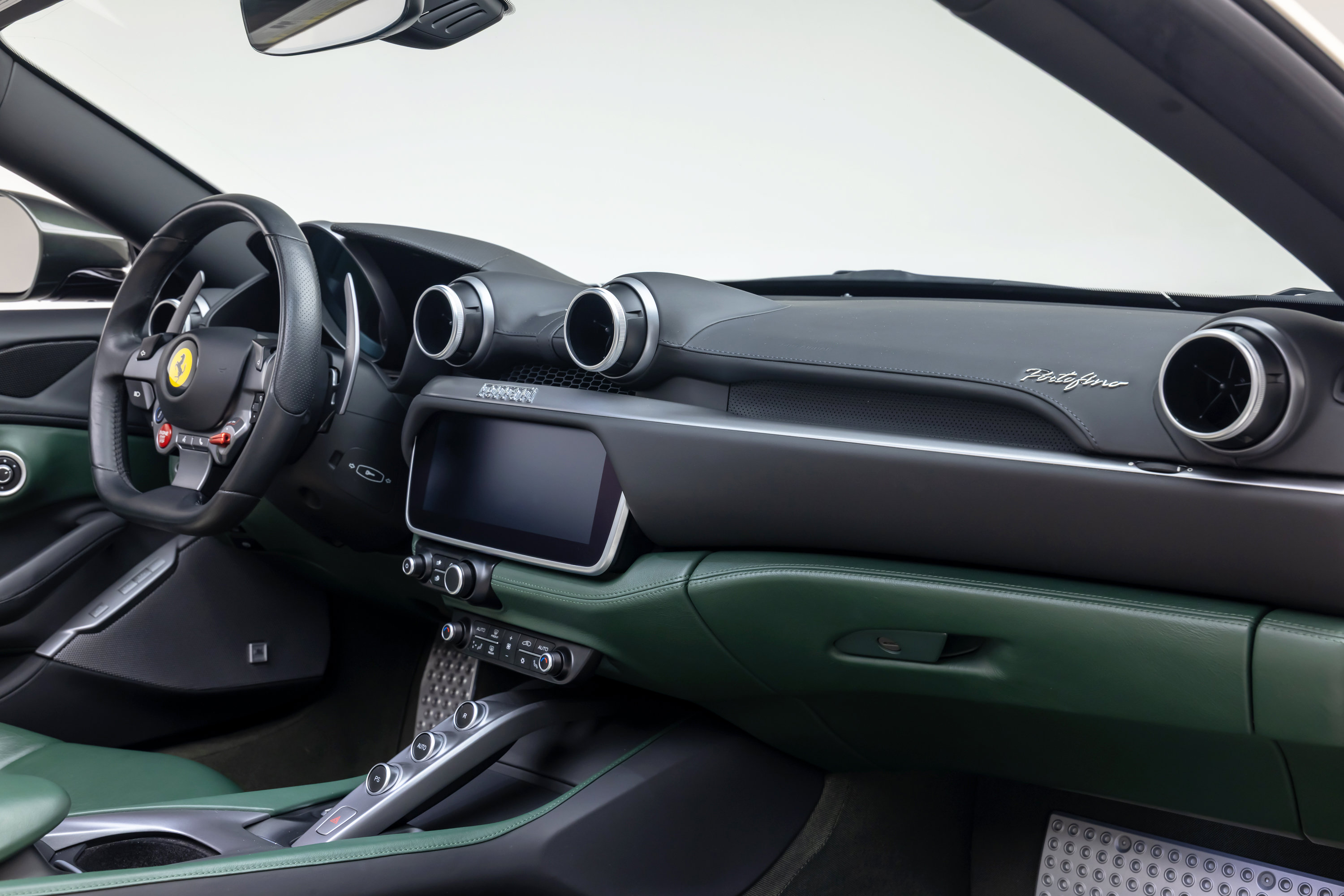 Certified 2019 Ferrari Portofino RWD image 59
