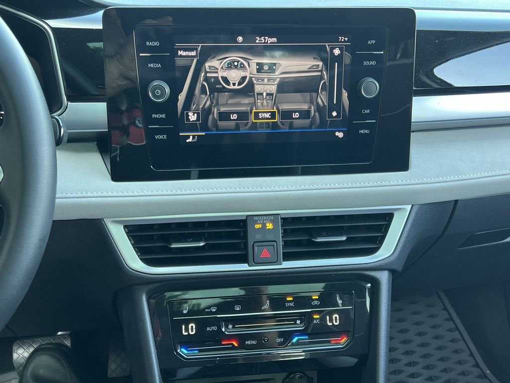 Used 2025 Volkswagen Taos SE w/ Panoramic Sunroof Package image 21