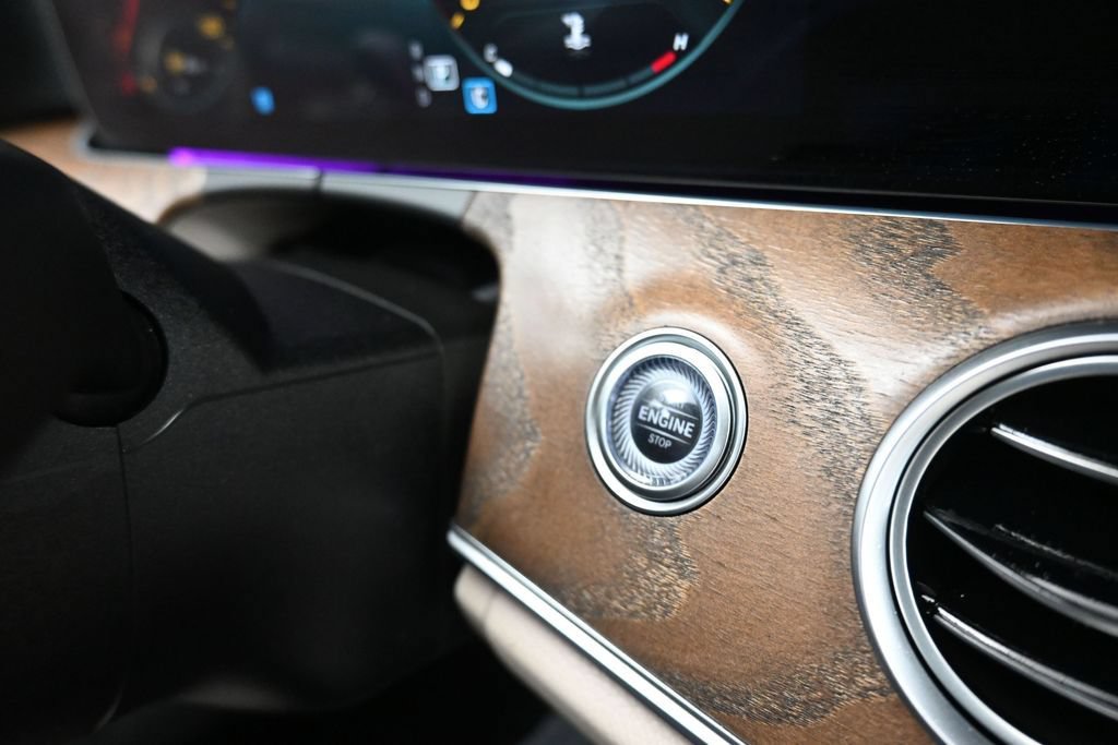 Used 2022 Mercedes-Benz E 350 Sedan w/ AMG Line Exterior image 27