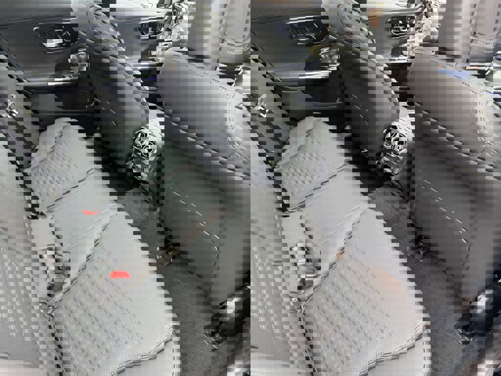 New 2026 Mercedes-Benz C 300 4MATIC Sedan image 18