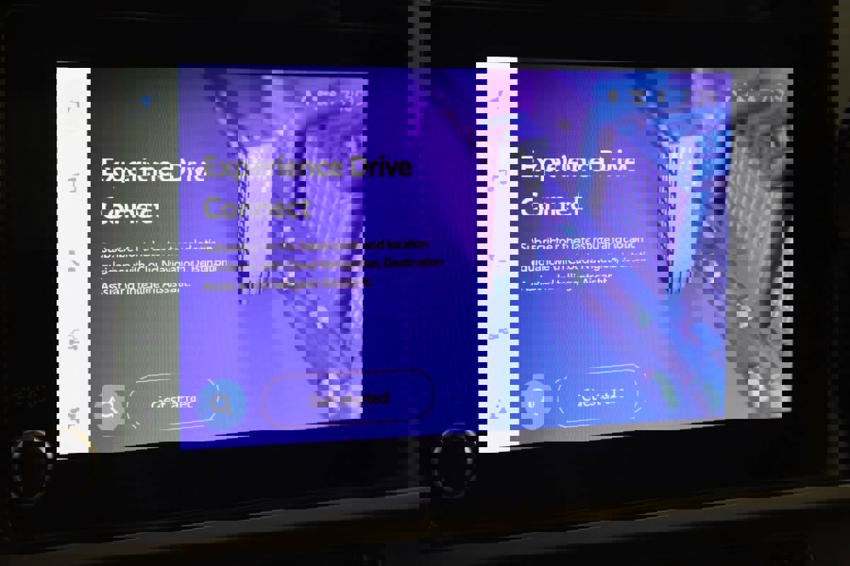 Used 2025 Toyota Camry SE image 8