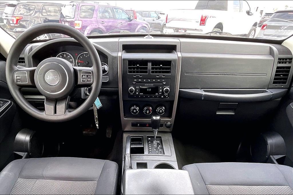Used 2012 Jeep Liberty Sport w/ Driver Convenience Group image 7