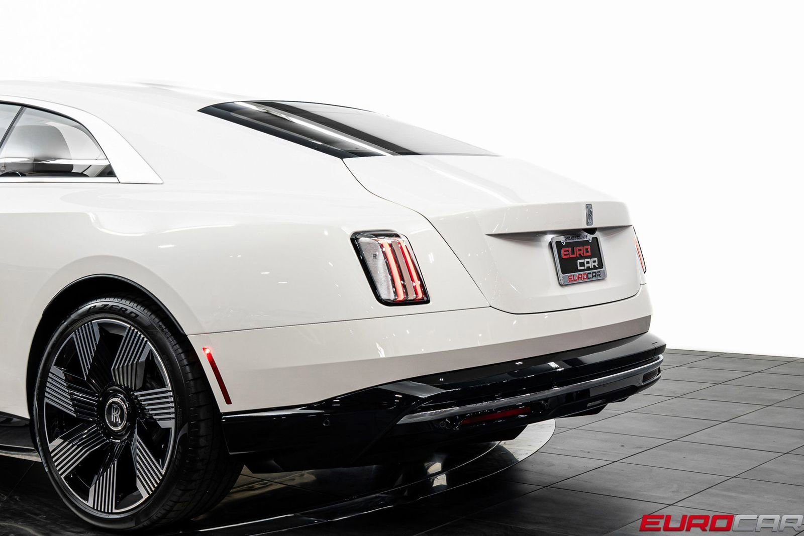 Used 2026 Rolls-Royce Spectre image 15