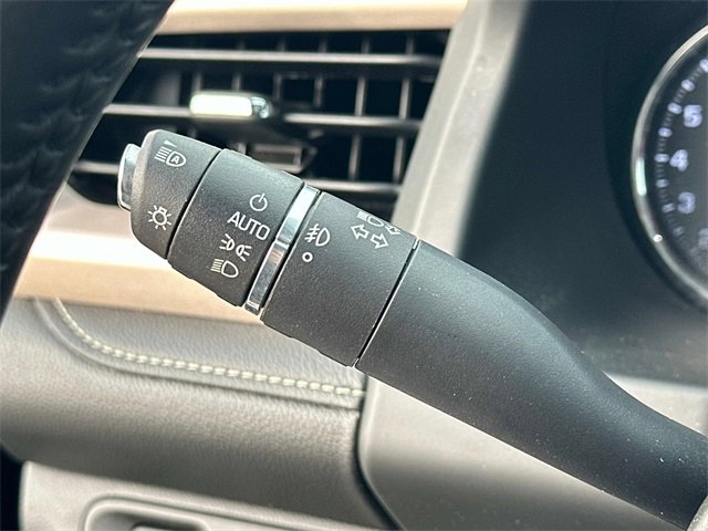 Used 2017 GMC Acadia Denali w/ Technology Package image 9