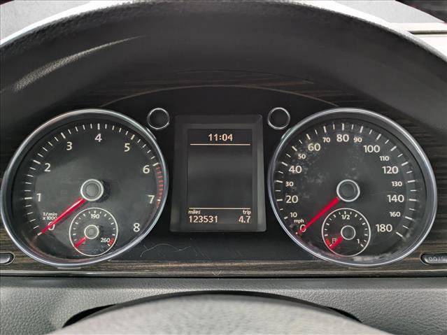 Used 2013 Volkswagen CC Lux image 9