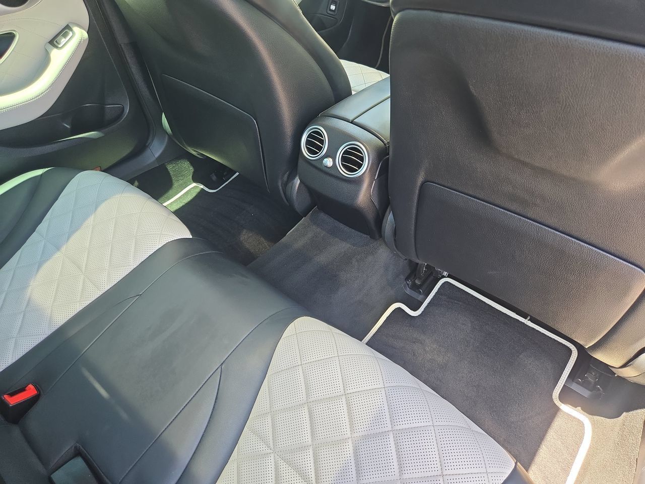Used 2018 Mercedes-Benz C 300 Sedan image 11