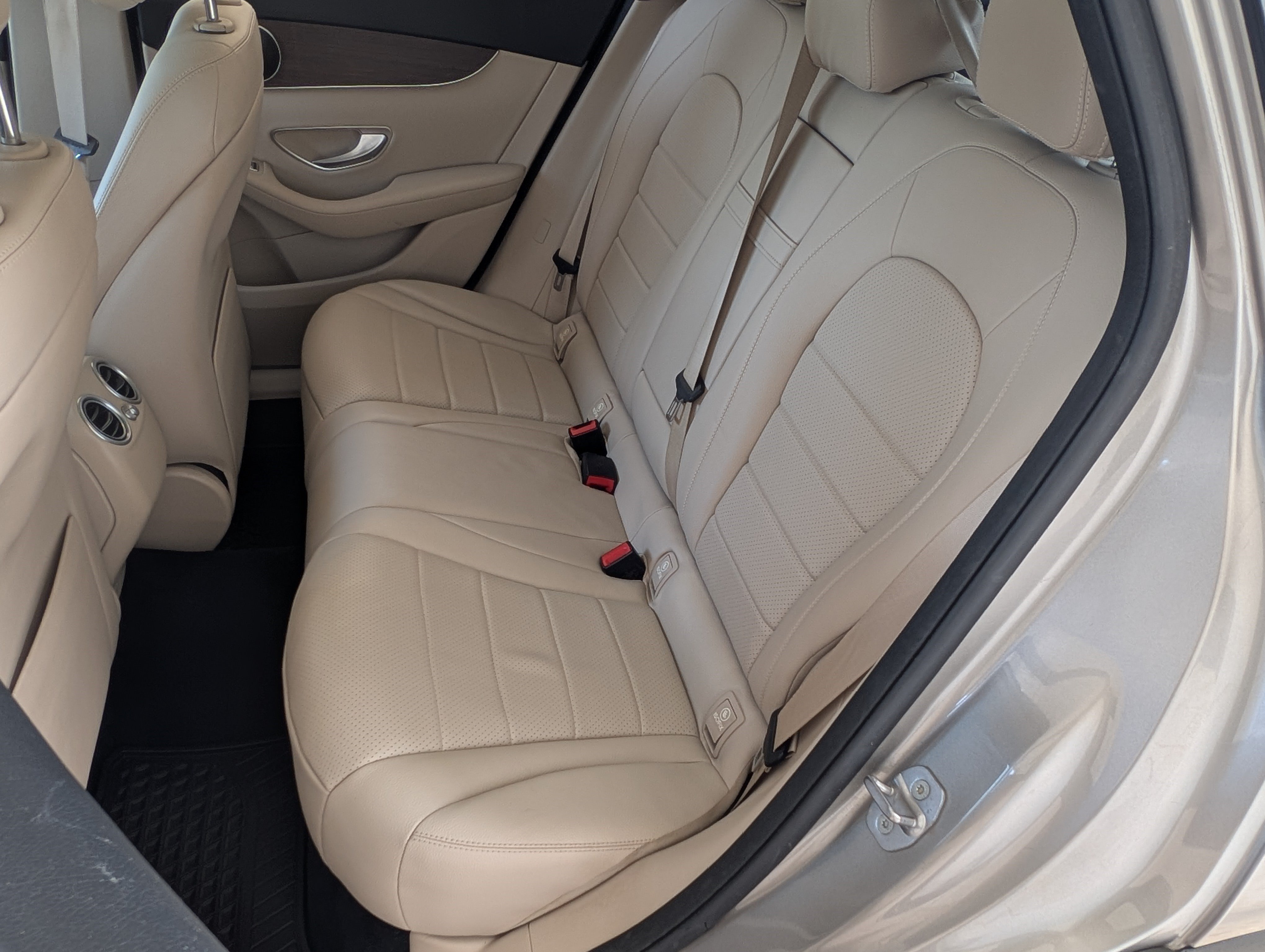 Used 2020 Mercedes-Benz GLC 300 image 18