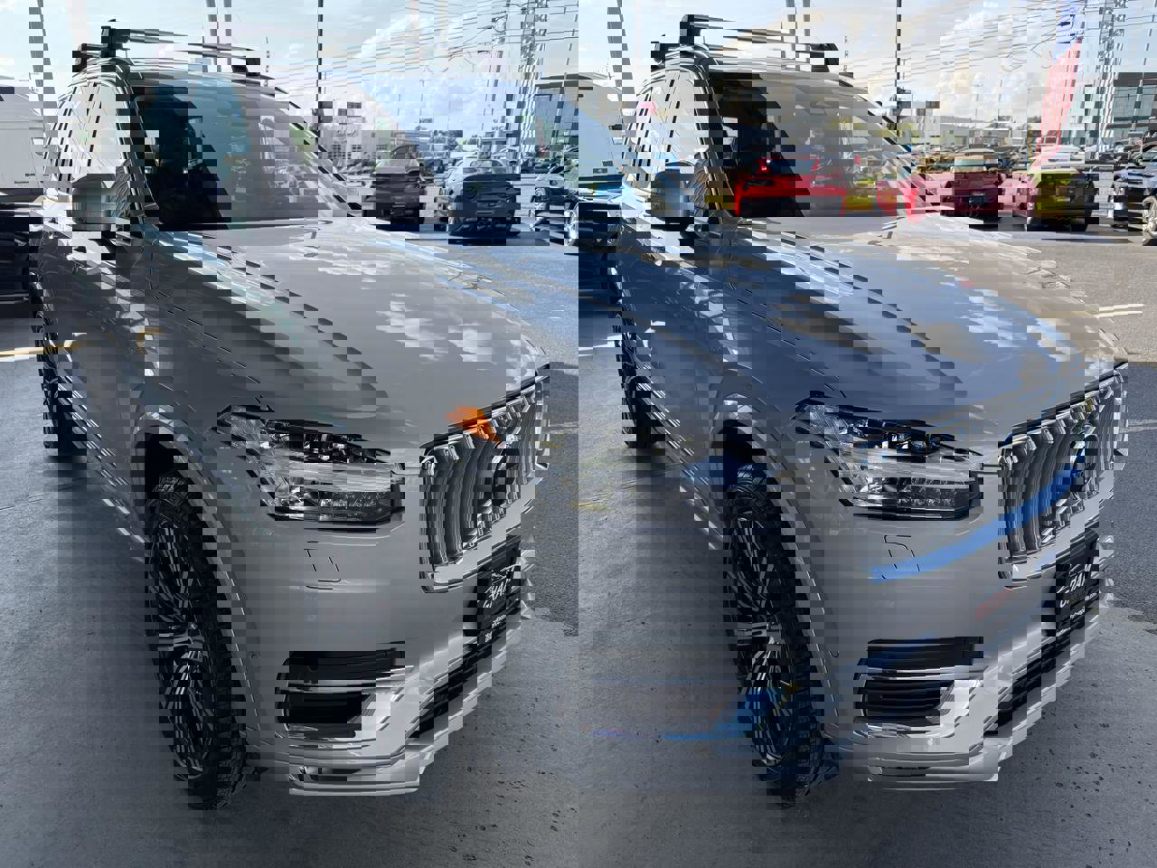 Used 2024 Volvo XC90 B6 Plus image 3