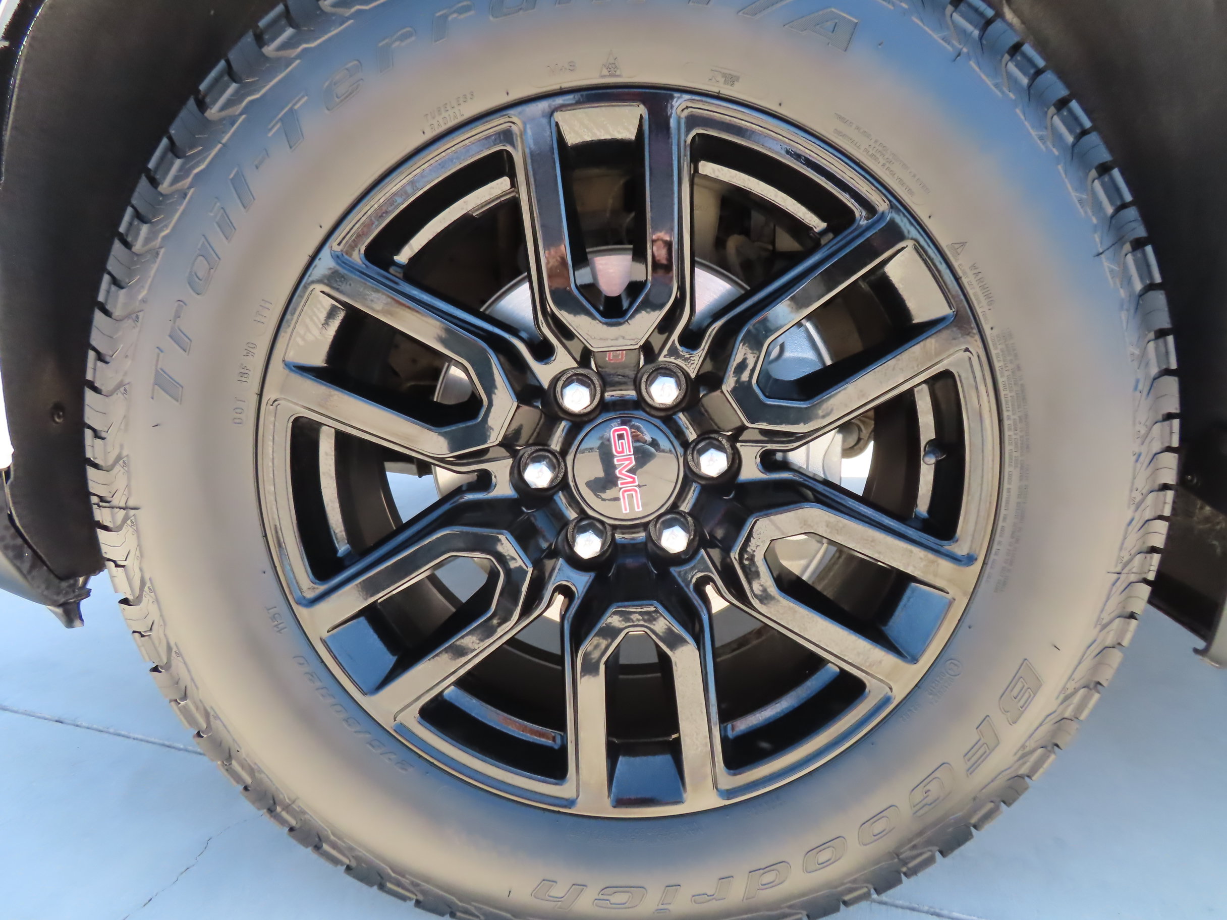 Used 2024 GMC Sierra 1500 Pro w/ Graphite Edition AWD/4WD image 5