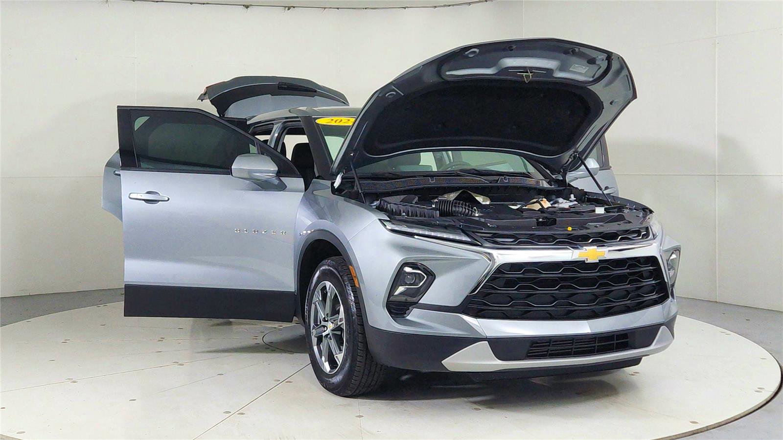 Used 2024 Chevrolet Blazer LT image 9