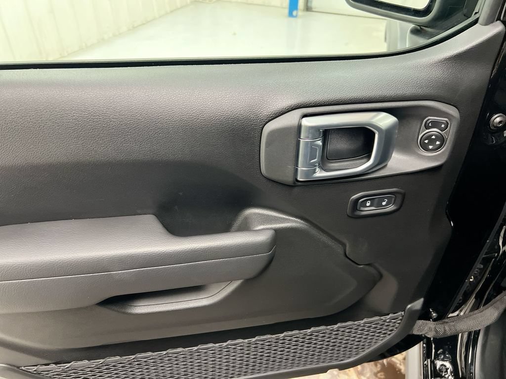 New 2026 Jeep Wrangler Unlimited Rubicon AWD/4WD image 19