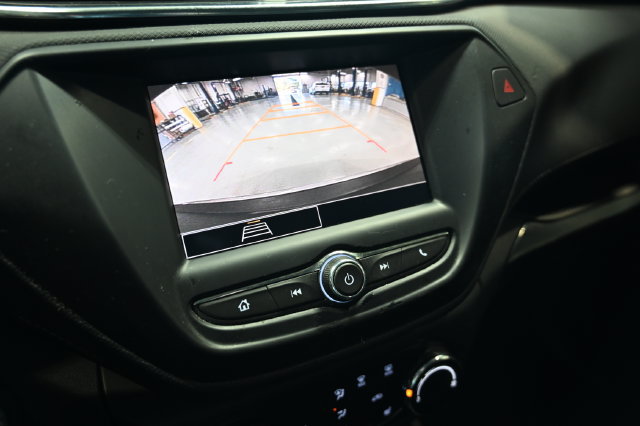 Used 2023 Chevrolet TrailBlazer LT FWD image 16