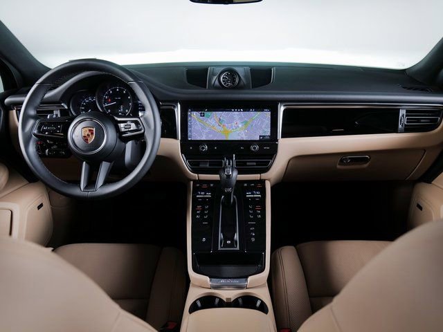 Certified 2026 Porsche Macan AWD/4WD image 12