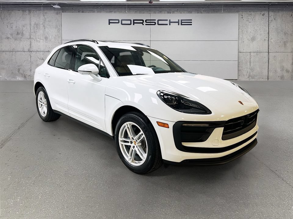 Certified 2026 Porsche Macan AWD/4WD image 7
