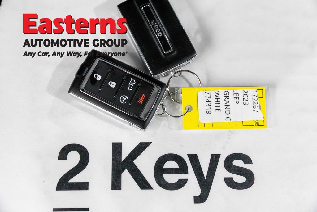 Used 2023 Jeep Grand Cherokee 4WD 4xe image 28