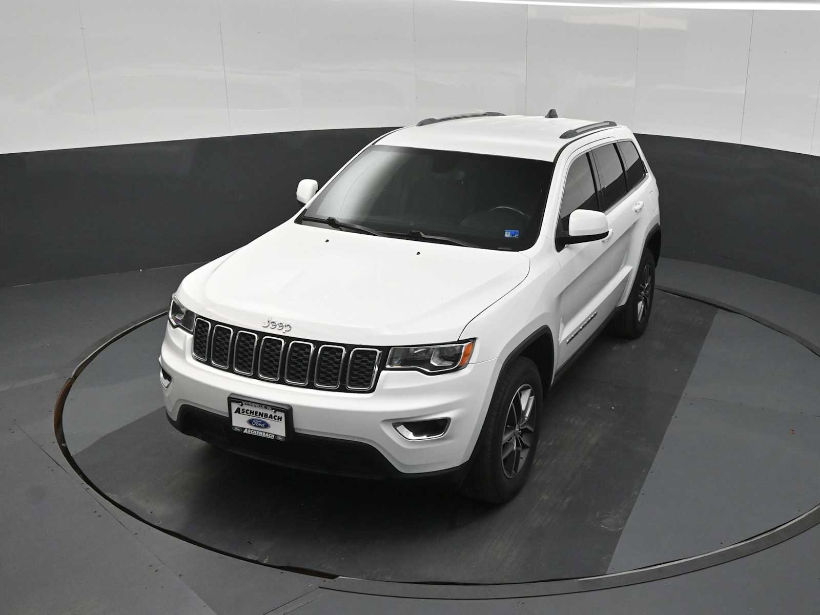 Used 2018 Jeep Grand Cherokee Laredo AWD/4WD image 24