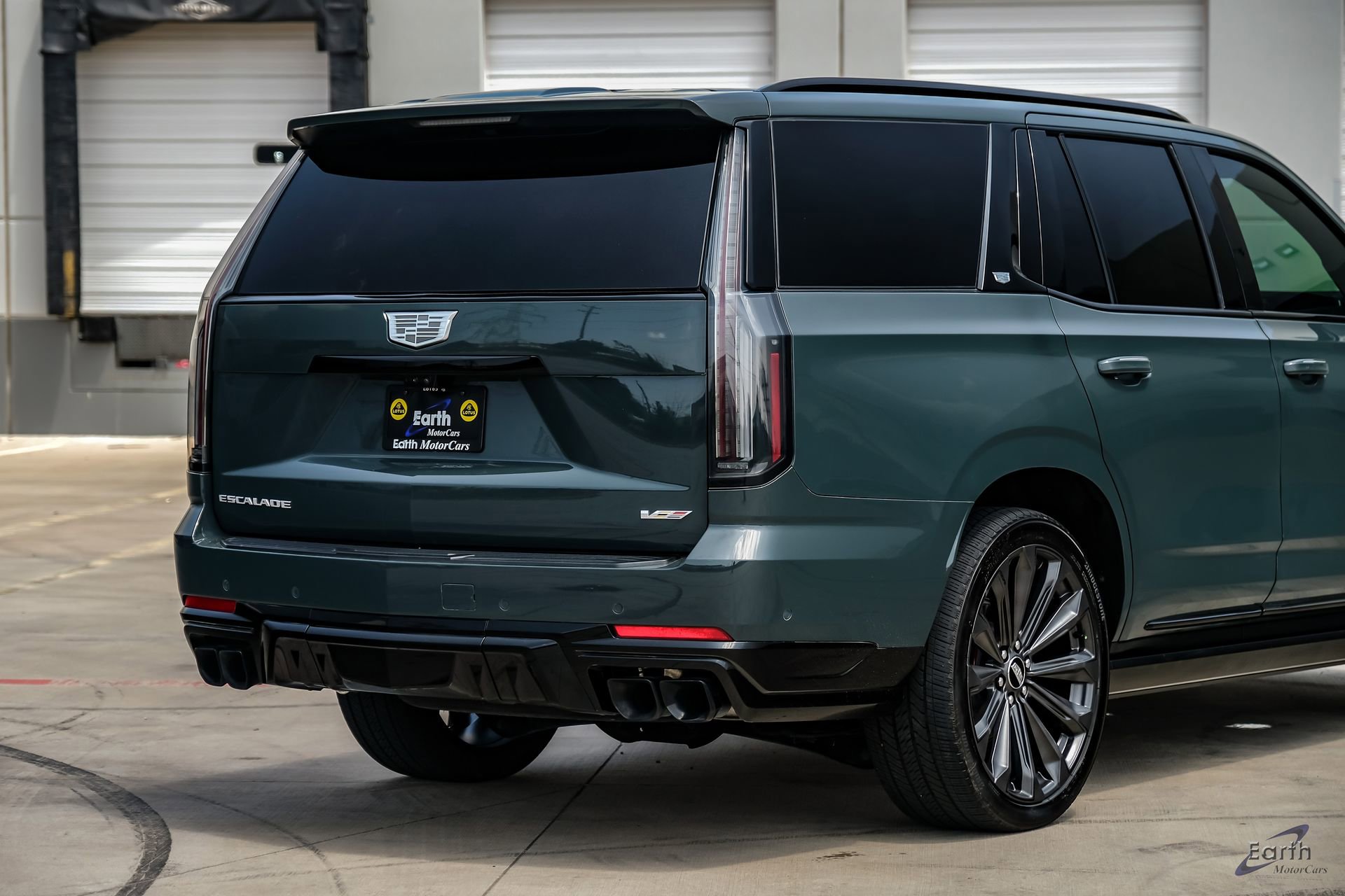 Used 2025 Cadillac Escalade V AWD/4WD image 18