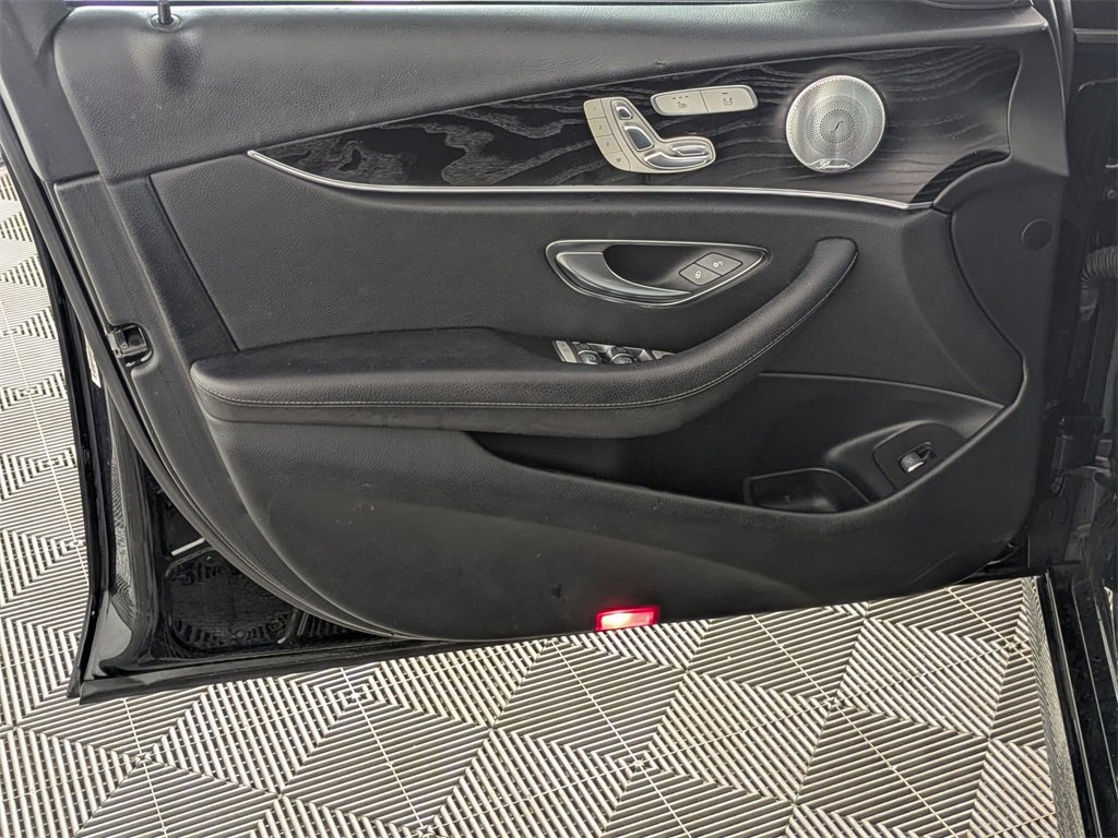 Used 2018 Mercedes-Benz E 300 image 13