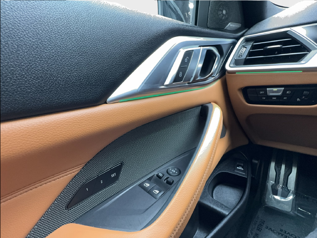 Used 2024 BMW M440i Coupe RWD image 47