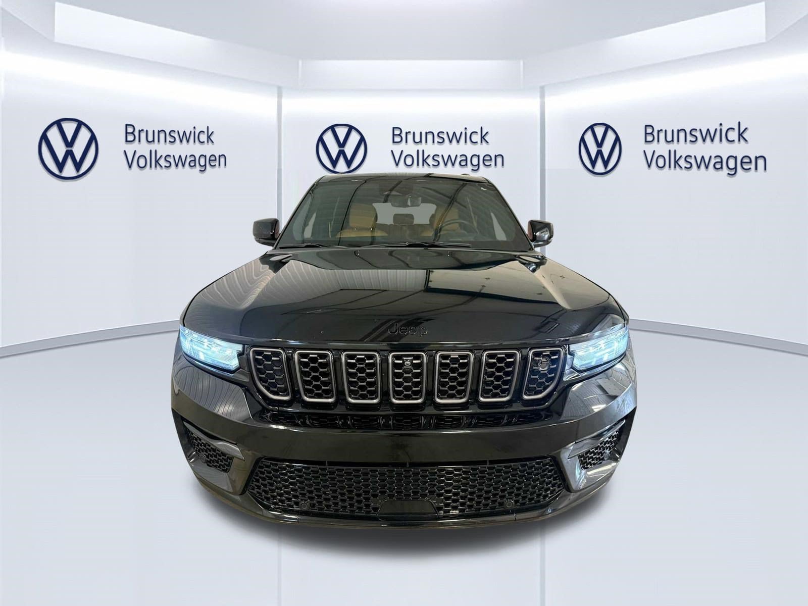 Certified 2024 Jeep Grand Cherokee Summit AWD/4WD image 3