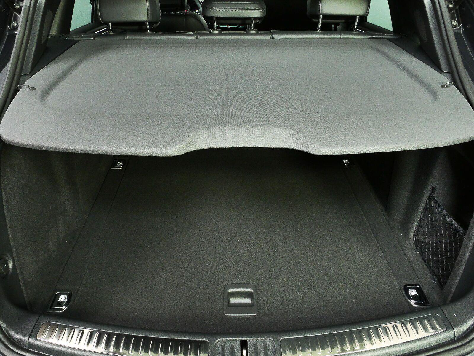 New 2026 Porsche Macan Turbo AWD/4WD image 30