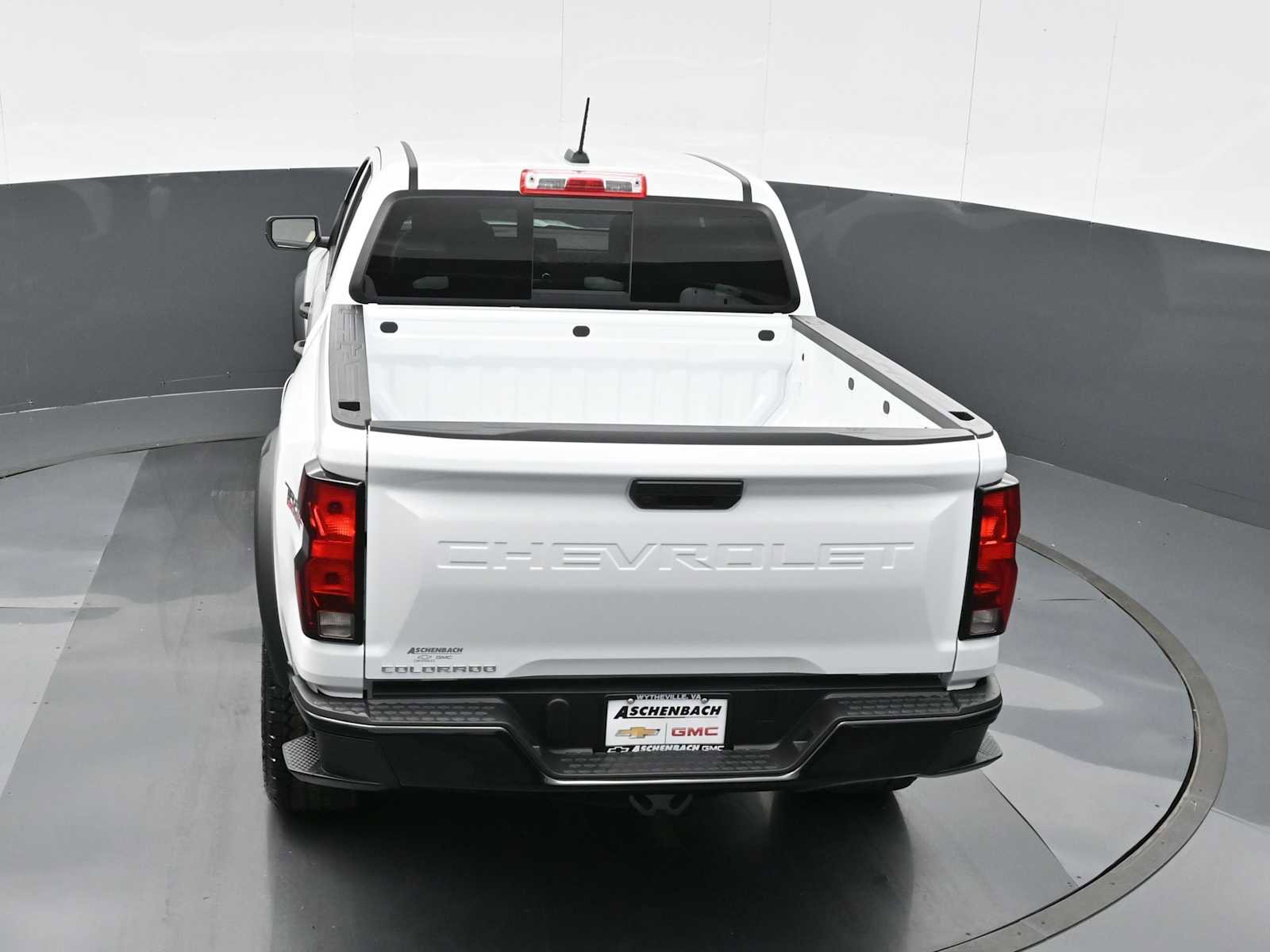 Used 2024 Chevrolet Colorado Trail Boss image 15