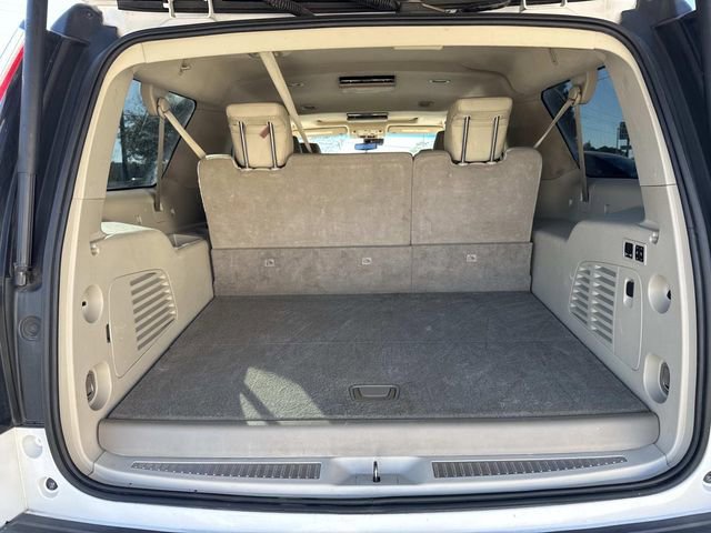 Used 2018 Cadillac Escalade ESV Premium Luxury image 11