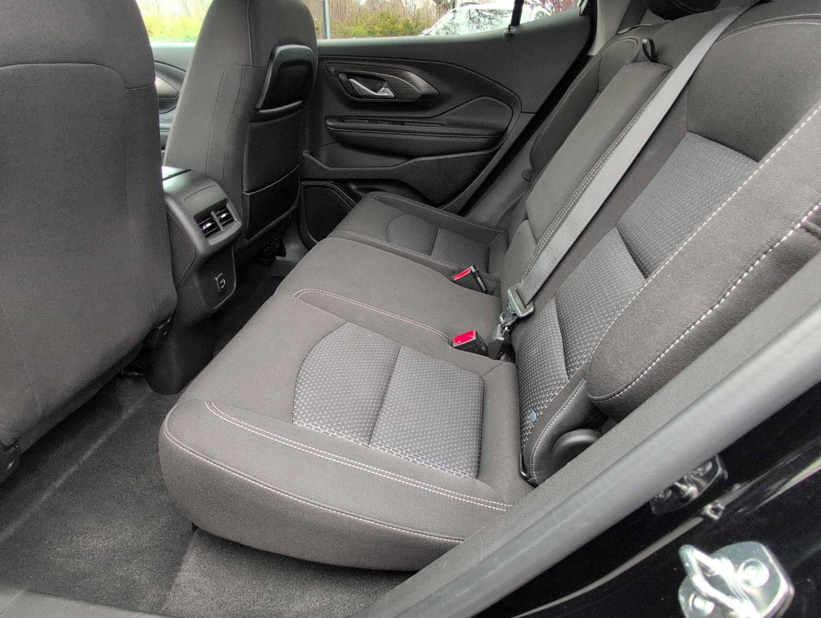 Used 2024 GMC Terrain SLE image 20