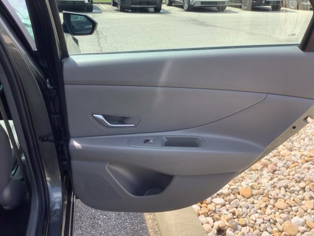 Certified 2024 Hyundai Elantra SEL FWD image 16